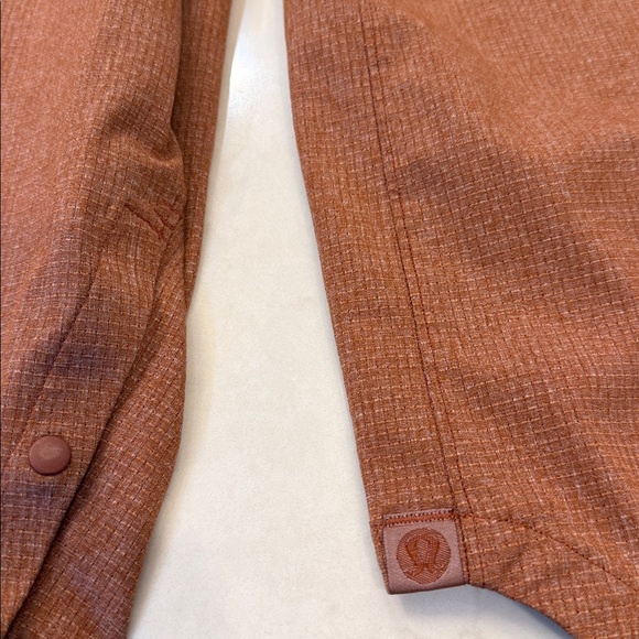 Lululemon Men’s Airing Easy Overshirt Heathered Dark Terracotta - Picture 3 of 6